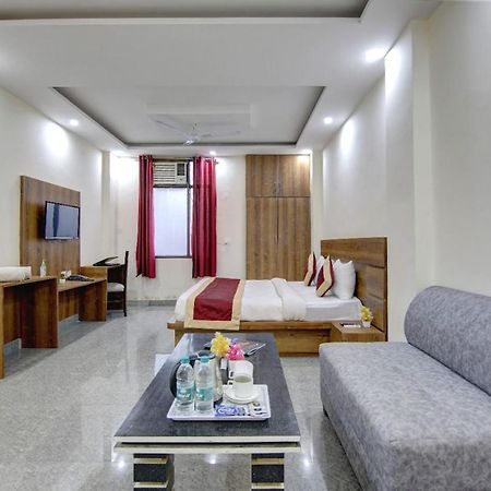 Hotel Premier Noida 135 Eksteriør billede